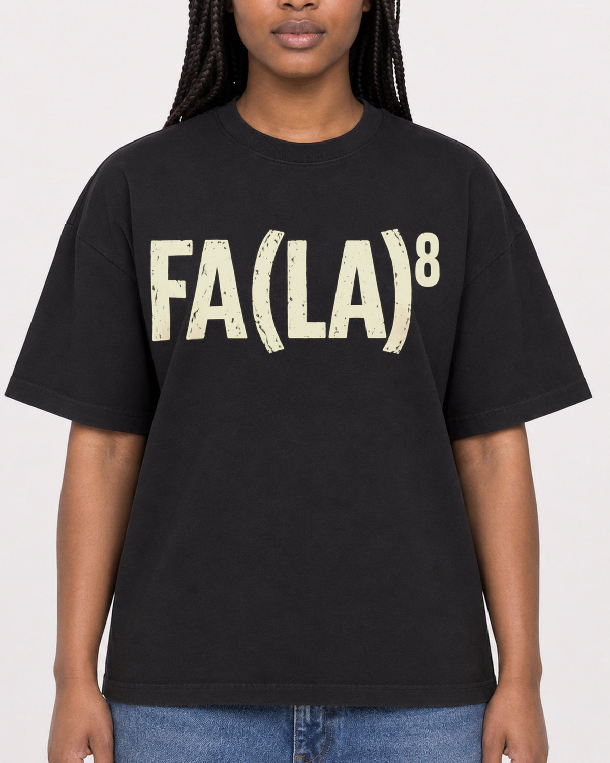 Mockup Boxy Heavyweight Tee Black female close-up 04
