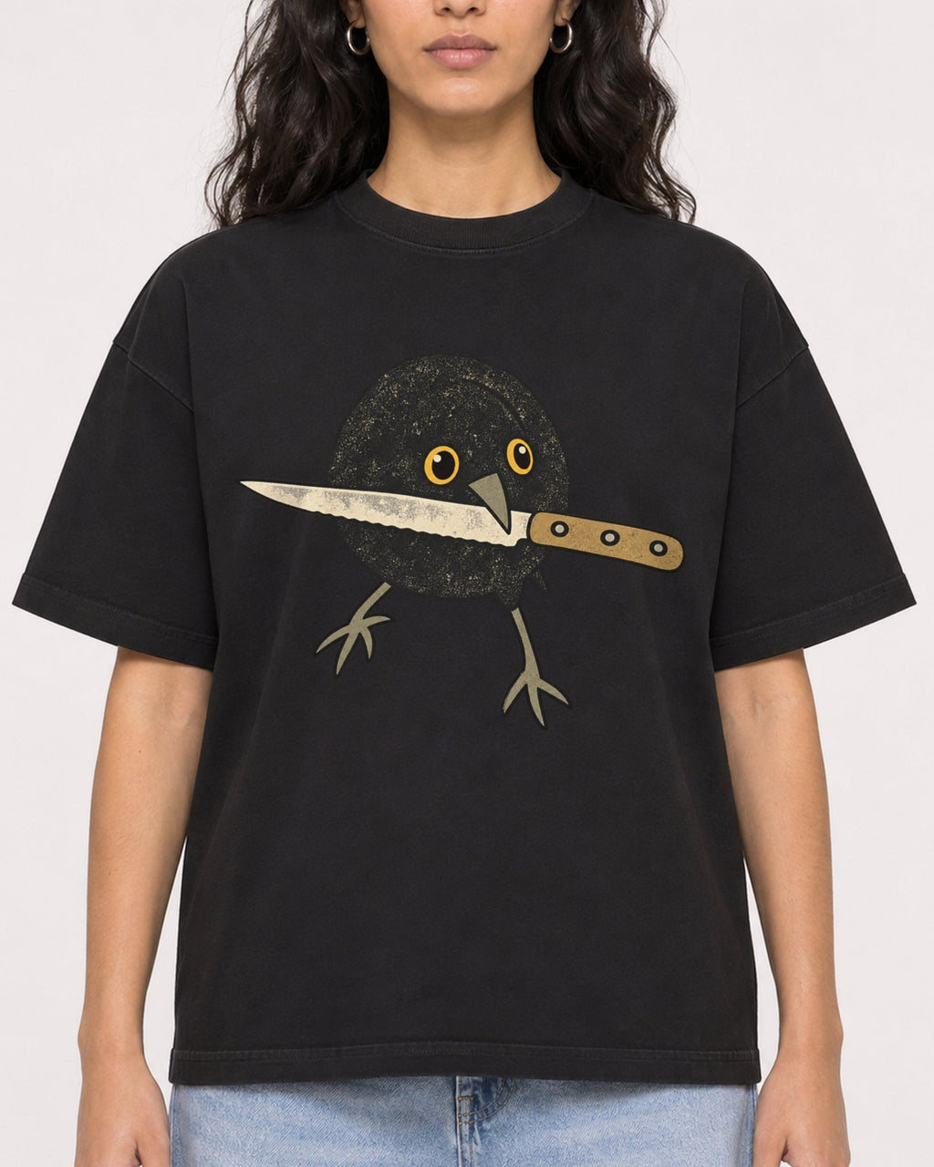 Mockup Boxy Heavyweight Tee Black female close-up 07