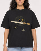 Mockup Boxy Heavyweight Tee Black female close-up 07