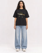 Mockup Boxy Heavyweight Tee Black female full-body 07
