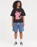 Mockup Boxy Heavyweight Tee Black female full-body 05
