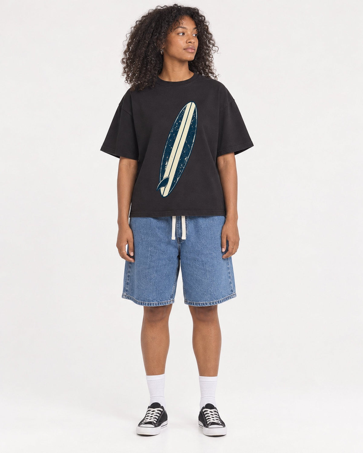 Mockup Boxy Heavyweight Tee Black female full-body 05
