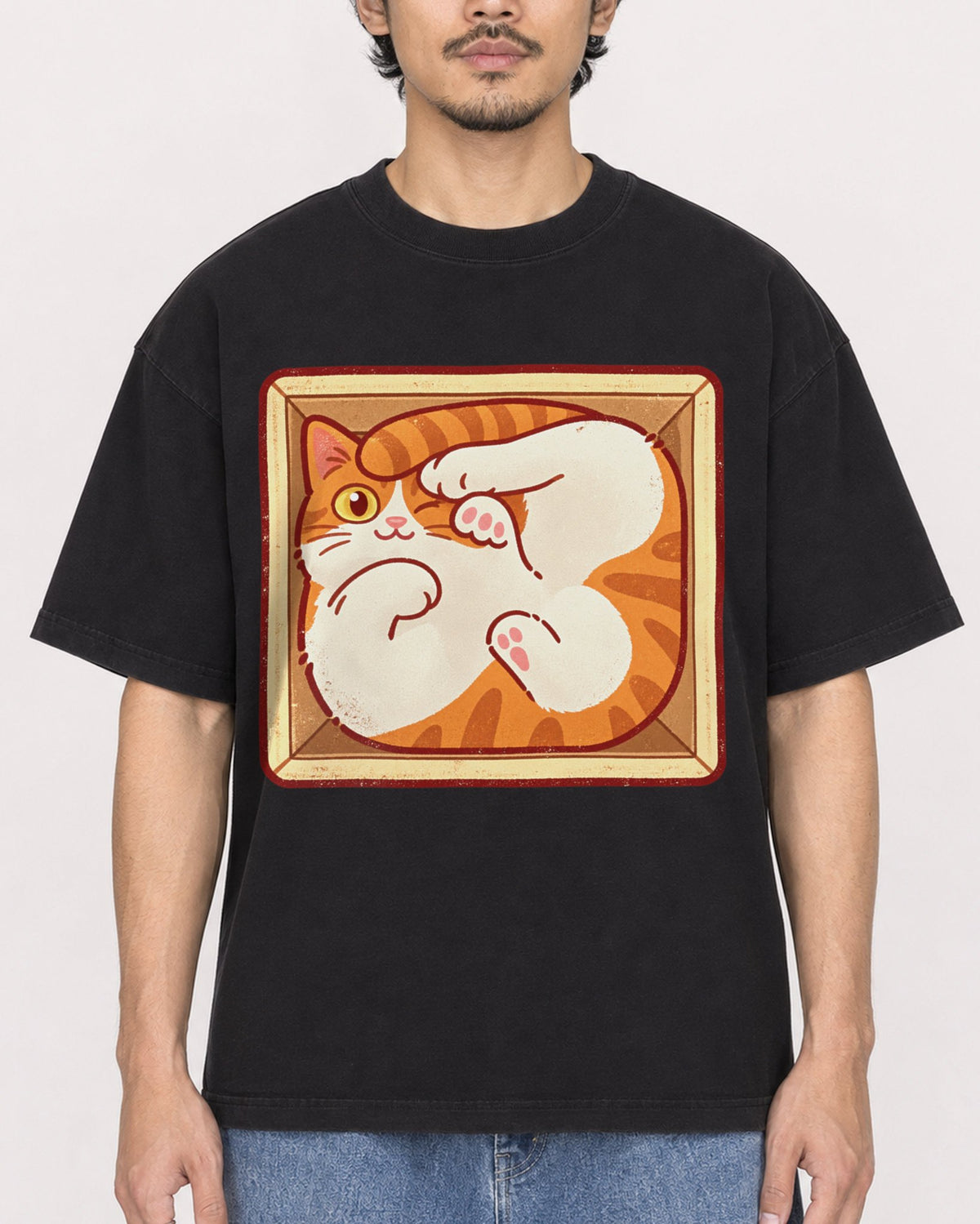 Mockup Boxy Heavyweight Tee Black male close-up 02
