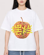 Mockup Boxy Heavyweight Tee White female close-up 01