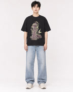 Mockup Boxy Heavyweight Tee Black male full-body 01