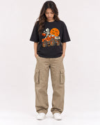 Mockup Boxy Heavyweight Tee Black female full-body 02