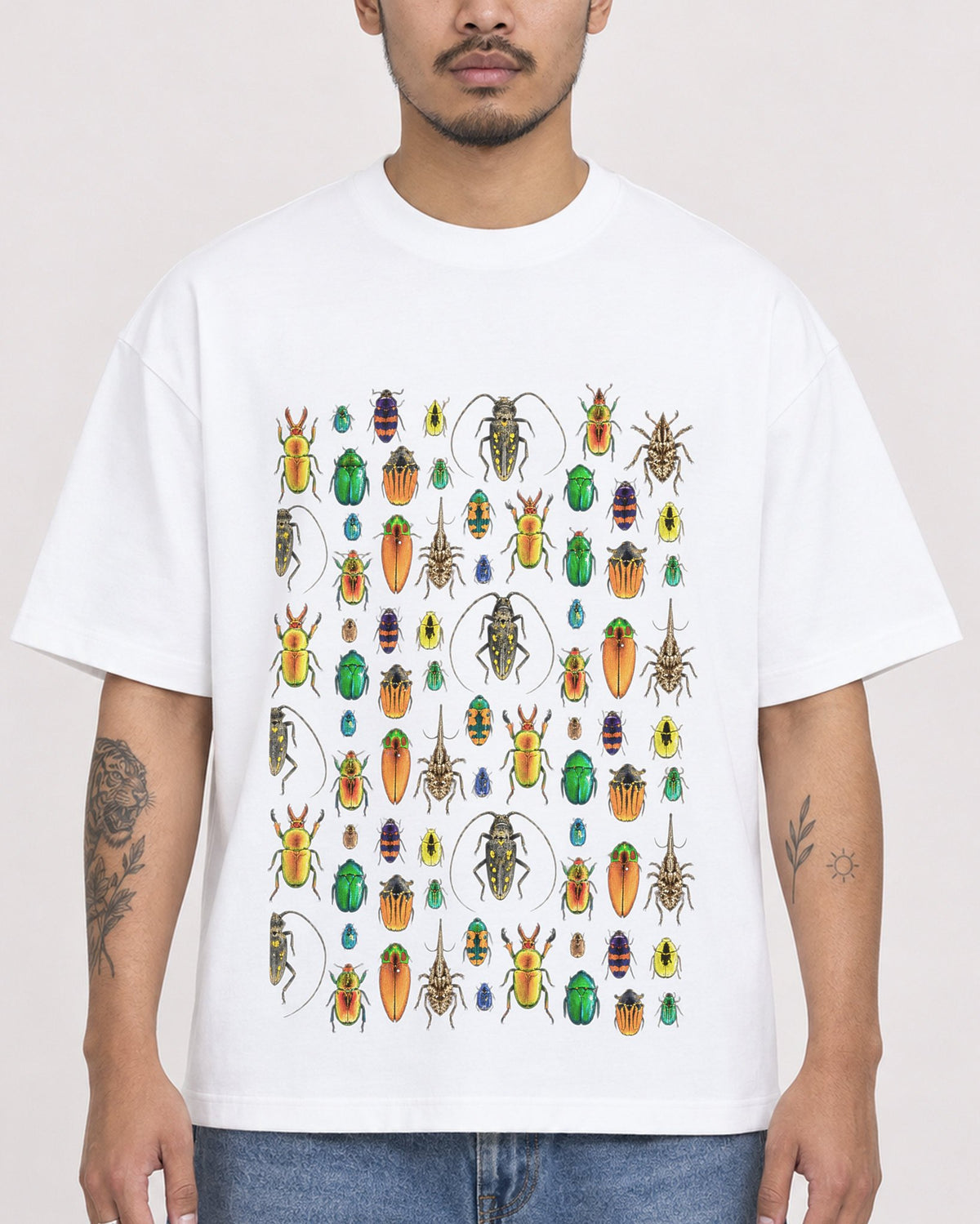 Mockup Boxy Heavyweight Tee White male close-up 12