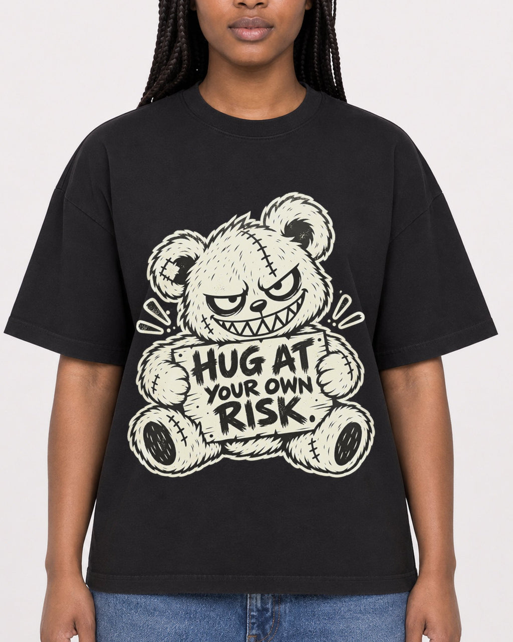 Mockup Boxy Heavyweight Tee Black female close-up 04