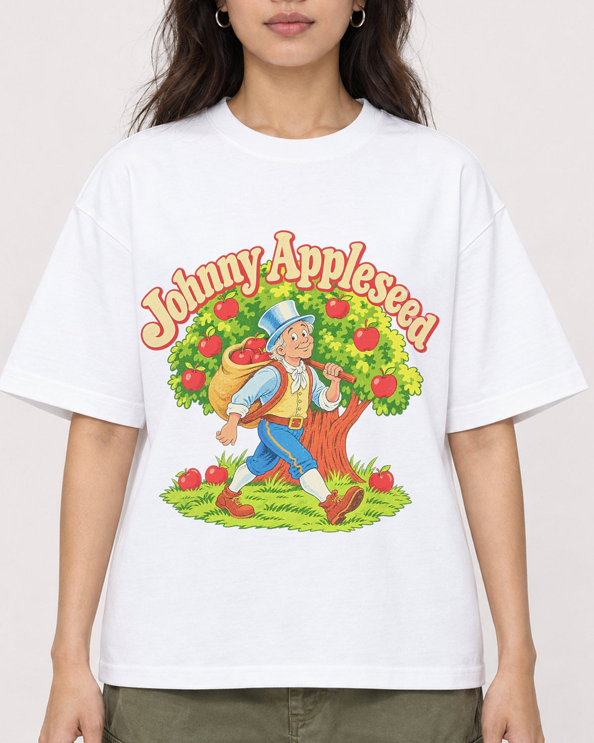 Mockup Boxy Heavyweight Tee White female close-up 02