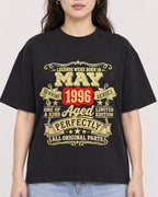 Mockup Boxy Heavyweight Tee Black female close-up 03