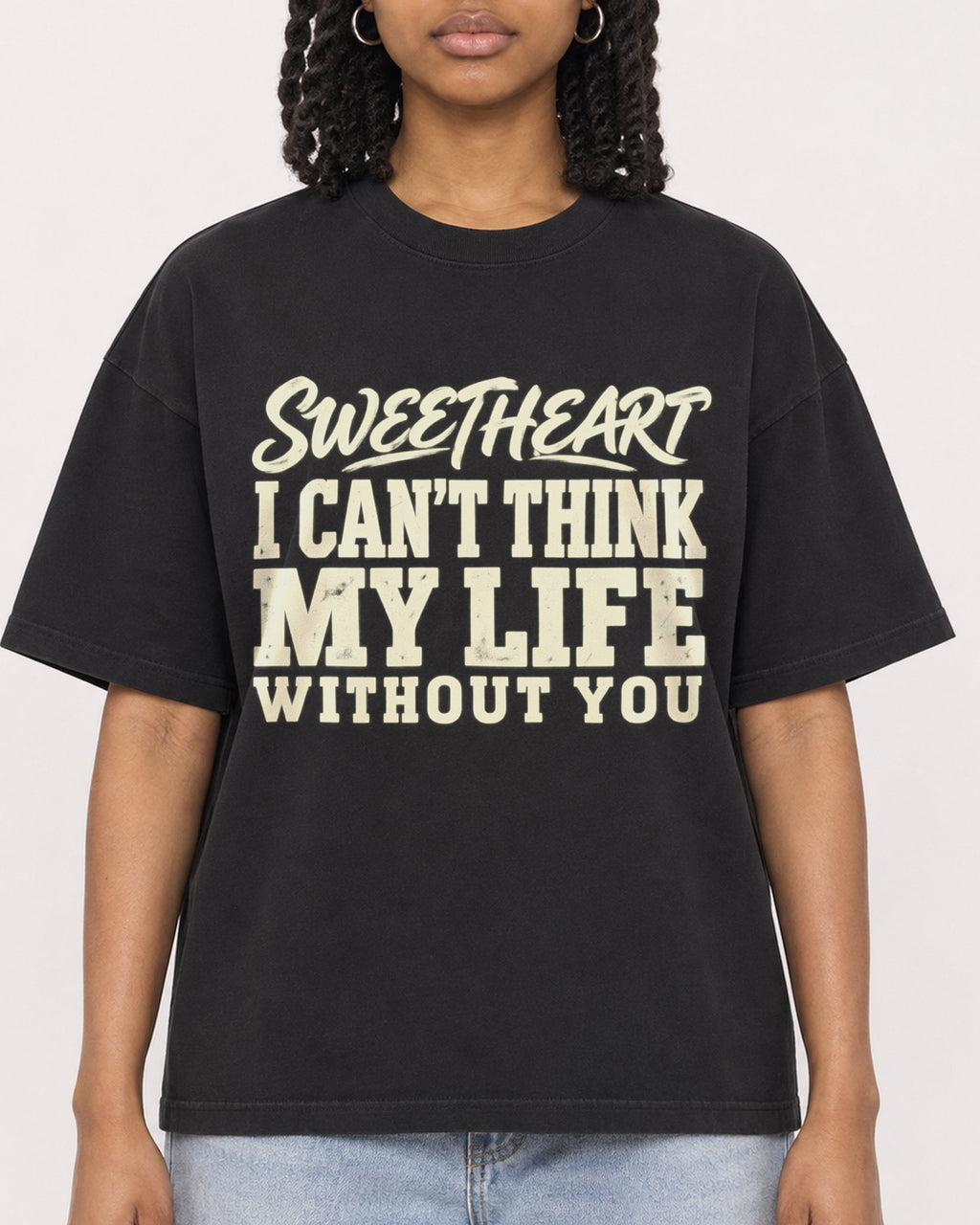 Mockup Boxy Heavyweight Tee Black female close-up 15