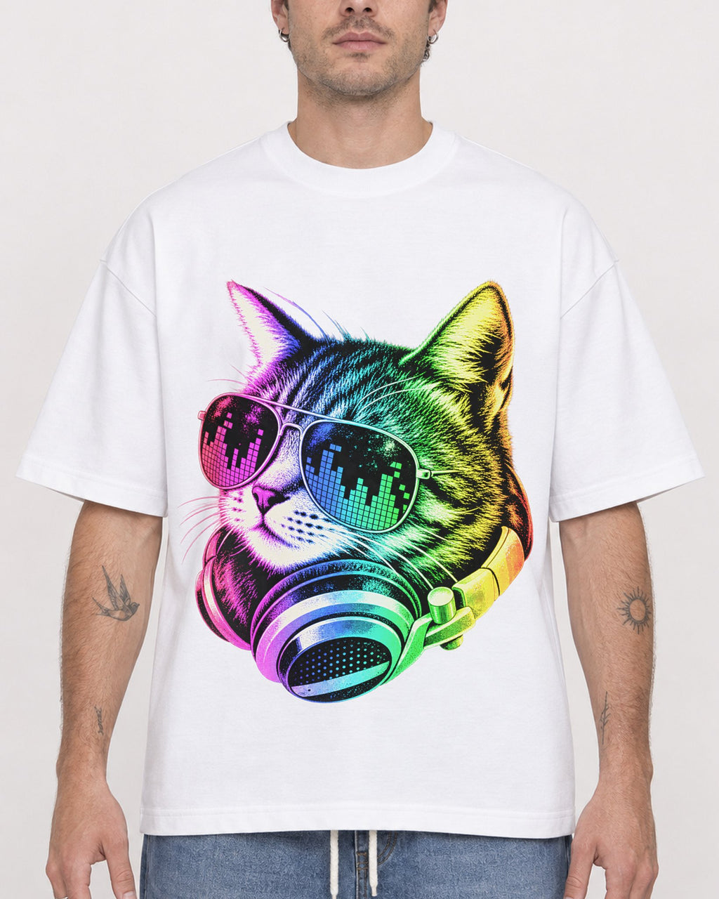 Mockup Boxy Heavyweight Tee White male close-up 48