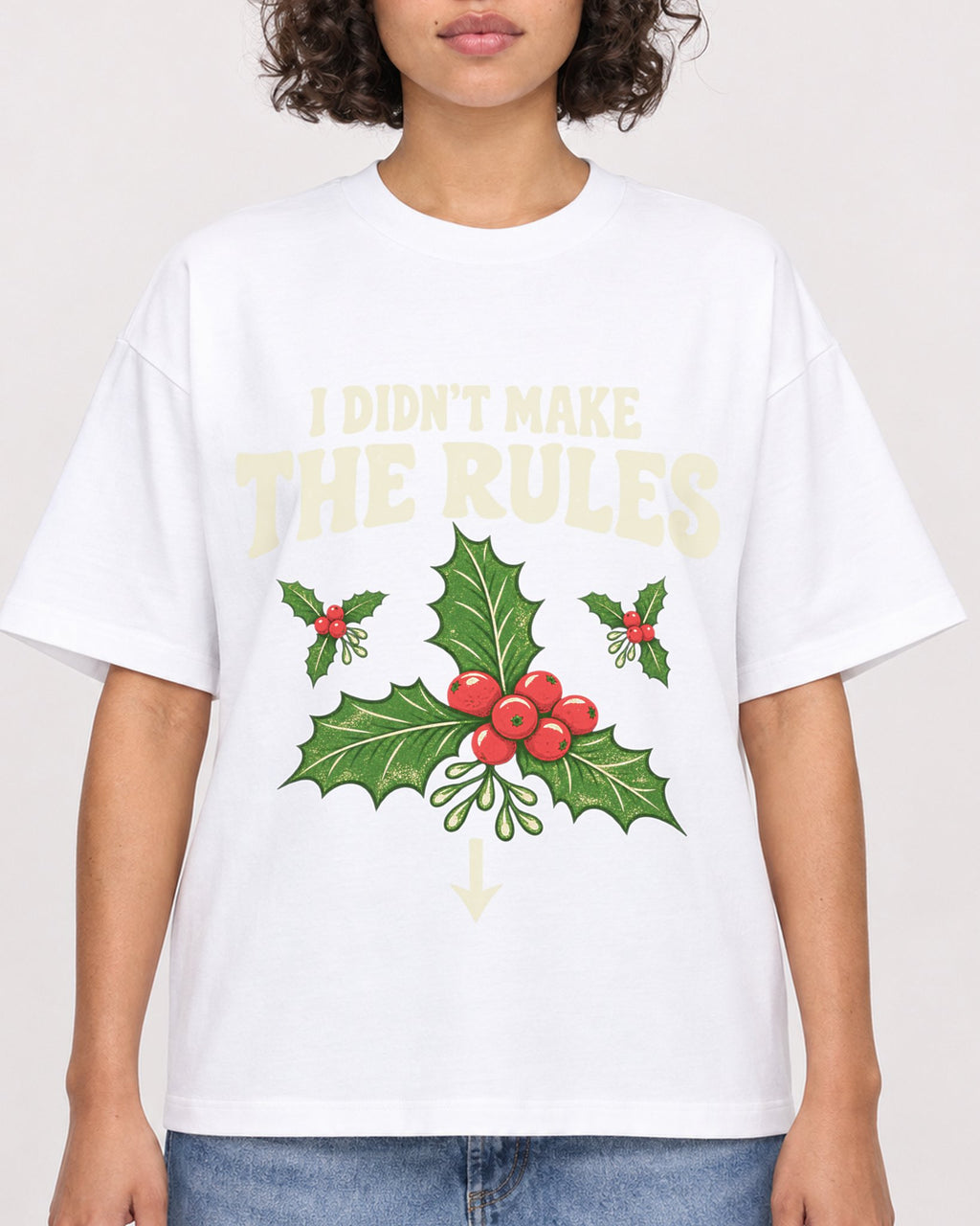 Mockup Boxy Heavyweight Tee White female close-up 40