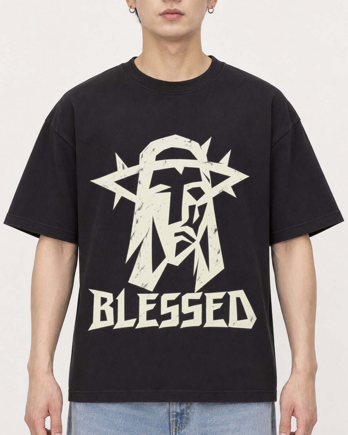 Mockup Boxy Heavyweight Tee Black male close-up 01