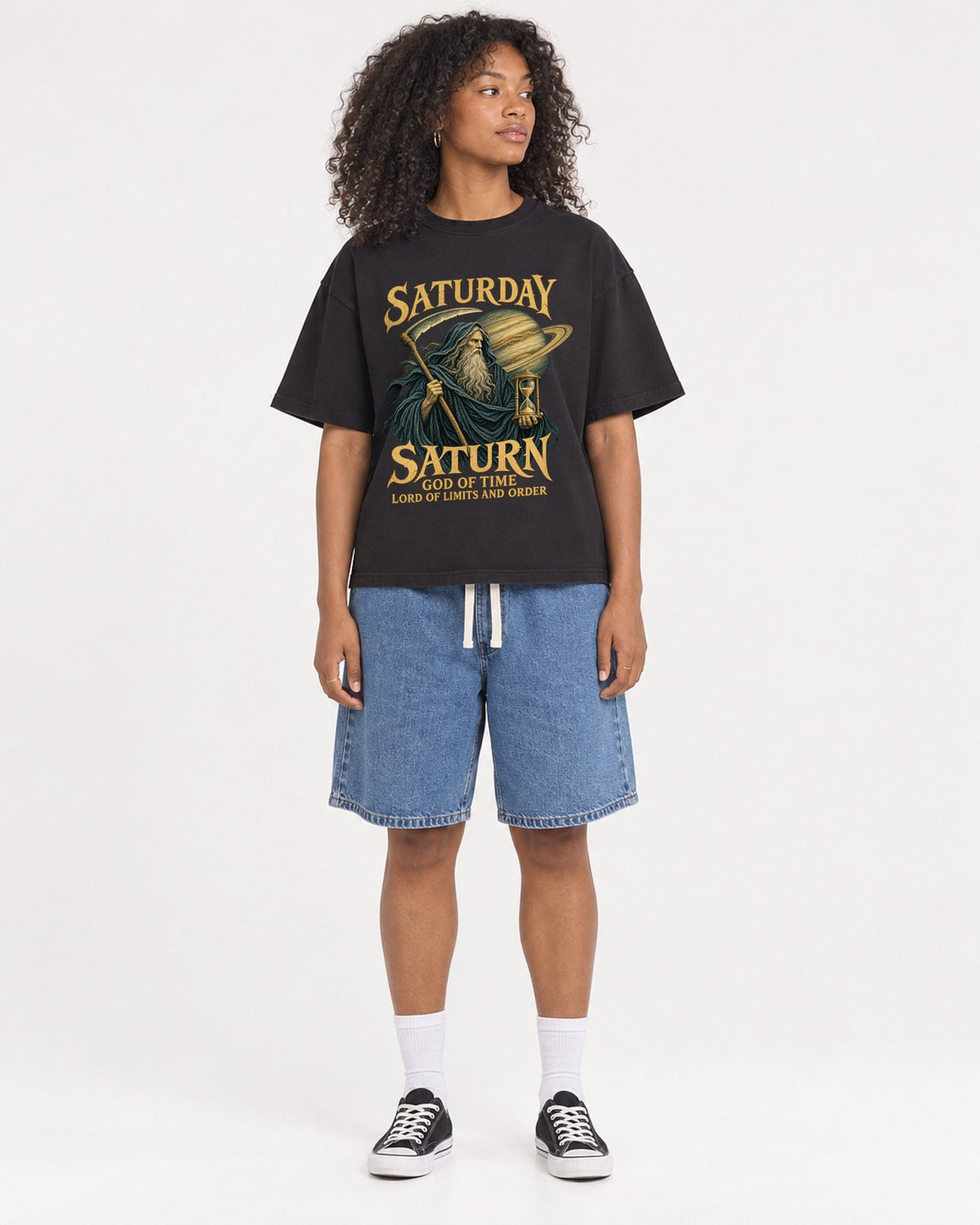 Mockup Boxy Heavyweight Tee Black female full-body 05