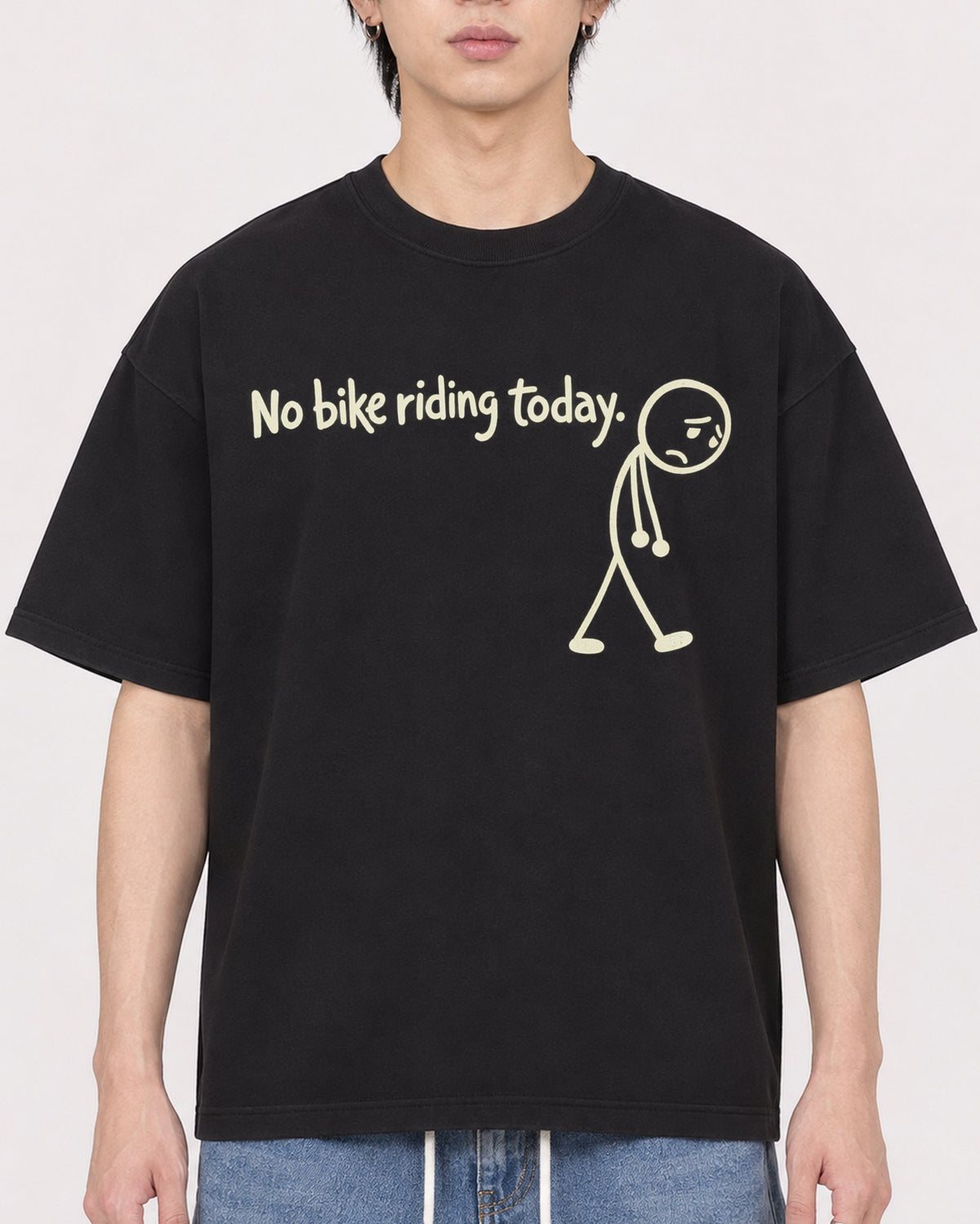 Mockup Boxy Heavyweight Tee Black male close-up 11