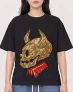 Mockup Boxy Heavyweight Tee Black female close-up 13