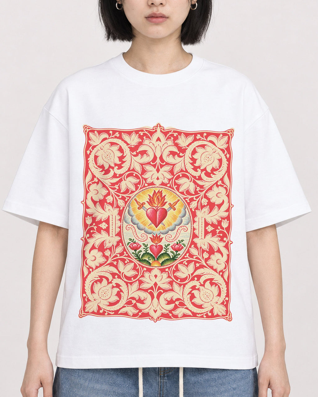 Mockup Boxy Heavyweight Tee White female close-up 11