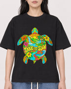Mockup Boxy Heavyweight Tee Black female close-up 13
