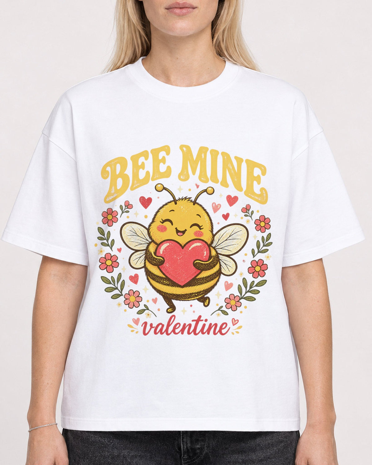 Mockup Boxy Heavyweight Tee White female close-up 08
