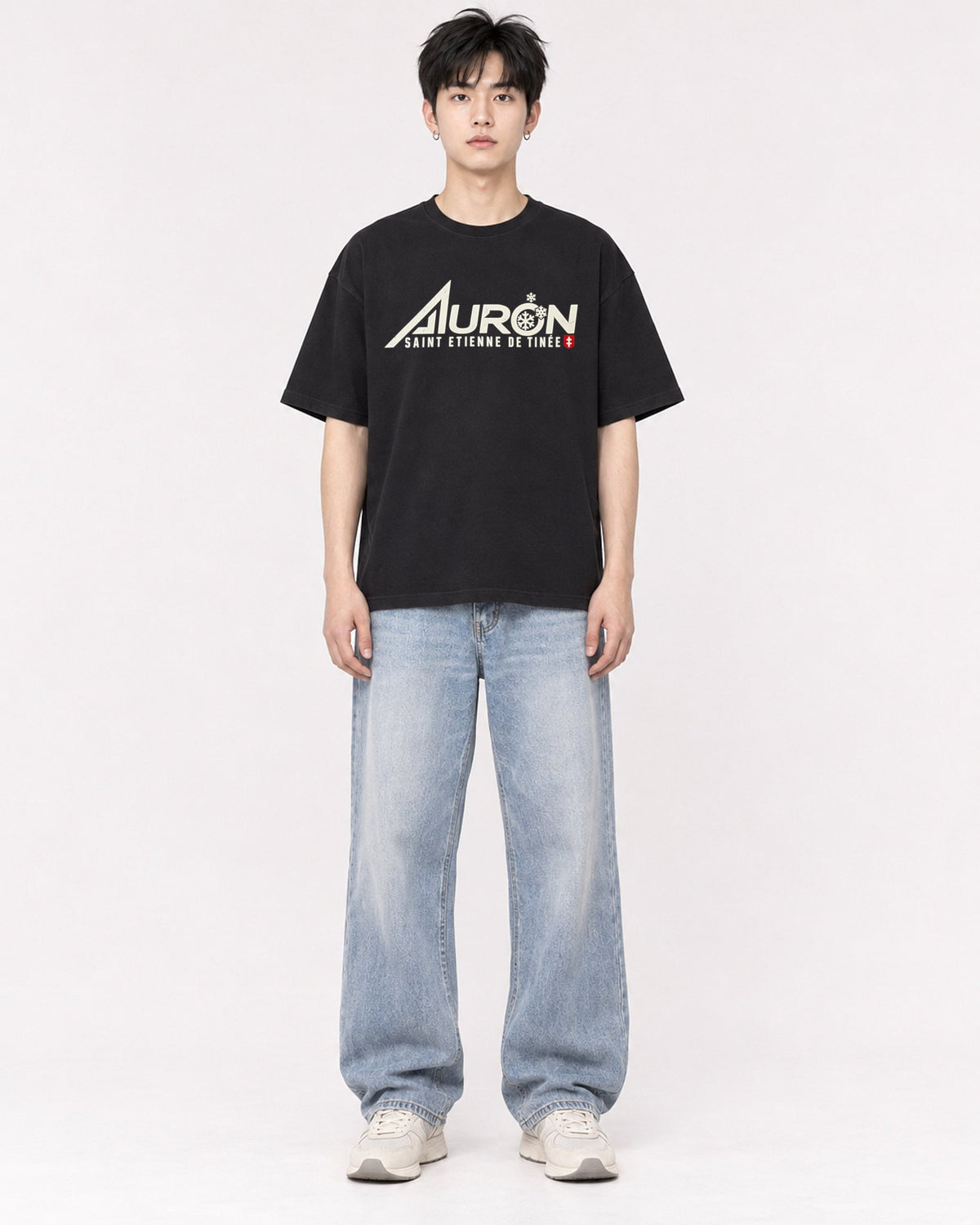 Mockup Boxy Heavyweight Tee Black male full-body 01