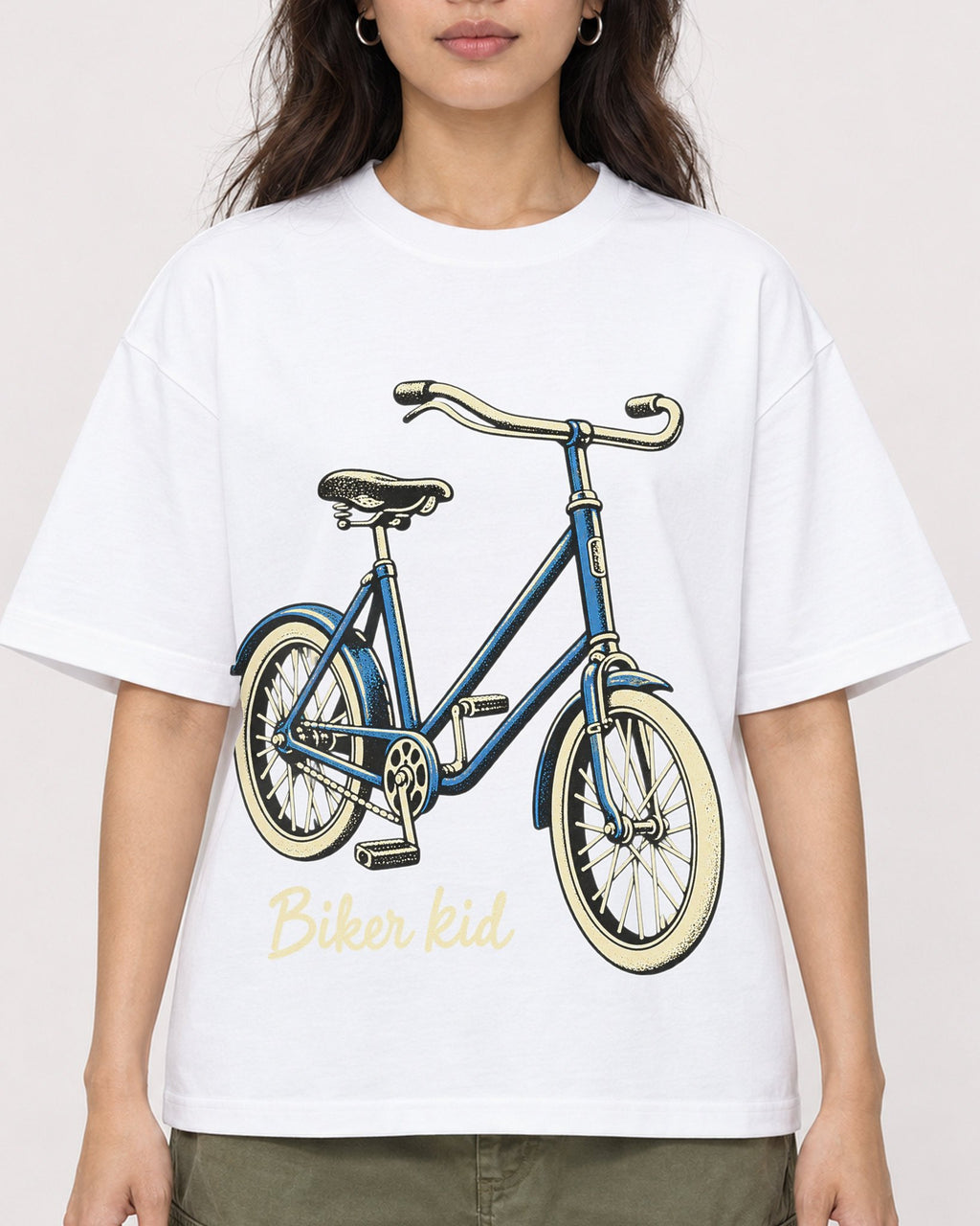 Mockup Boxy Heavyweight Tee White female close-up 02