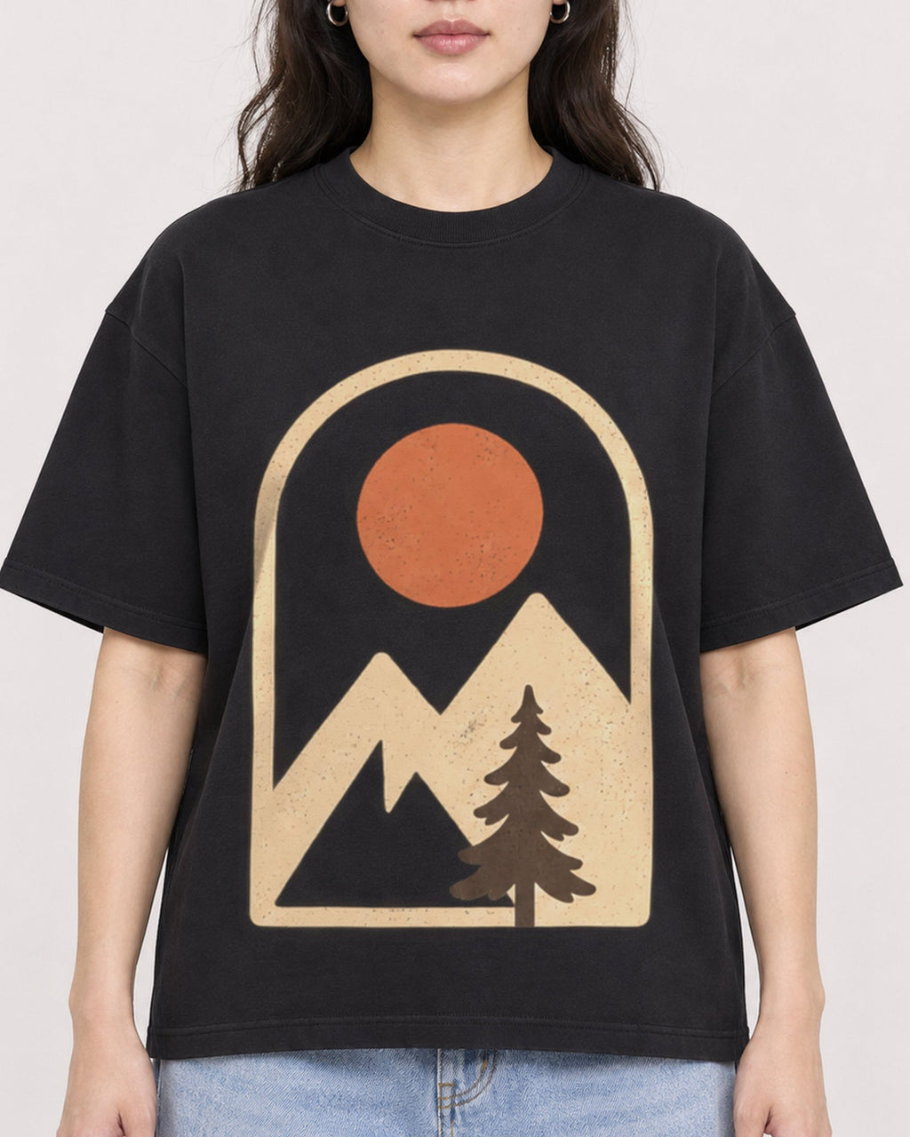 Mockup Boxy Heavyweight Tee Black female close-up 03