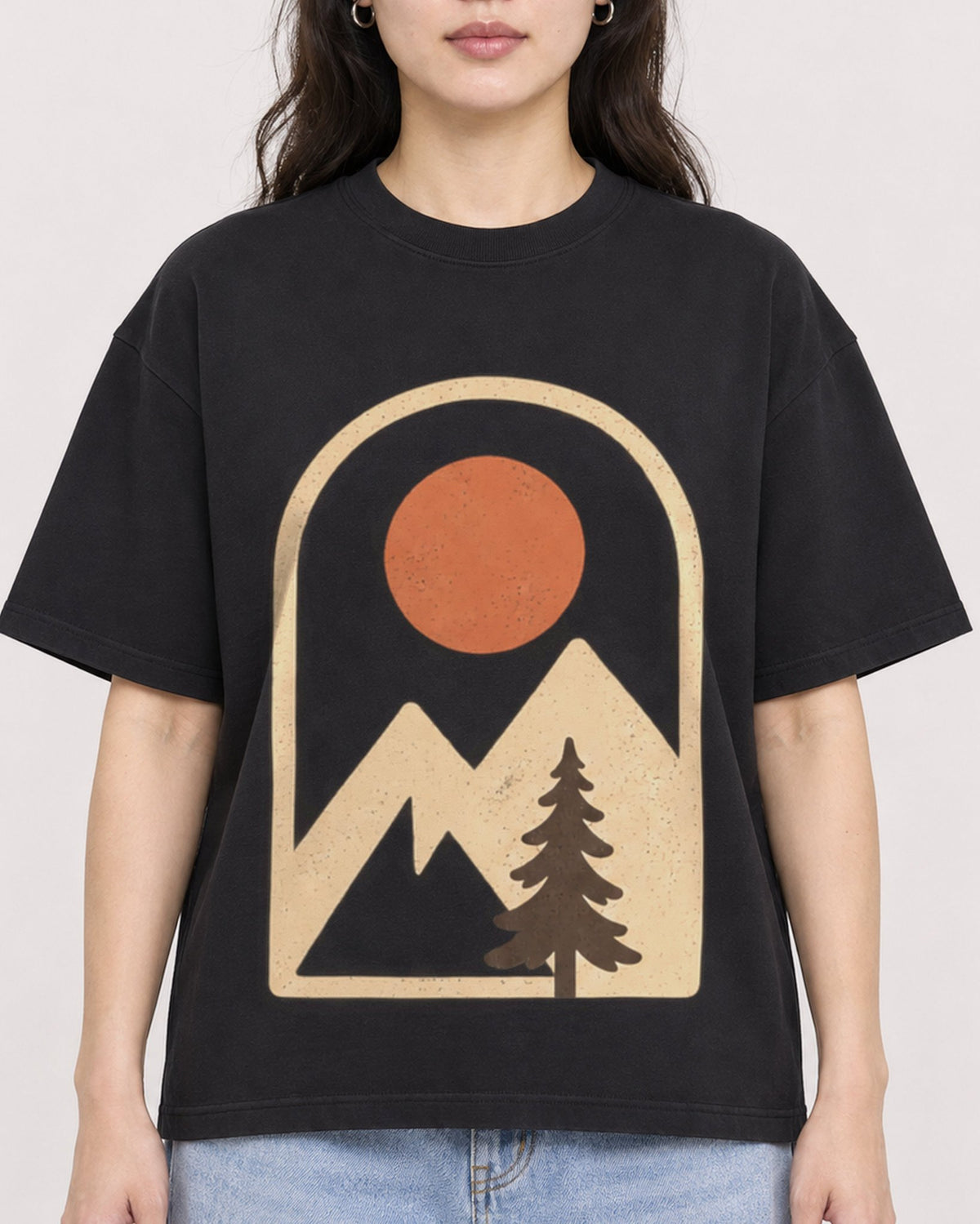Mockup Boxy Heavyweight Tee Black female close-up 03