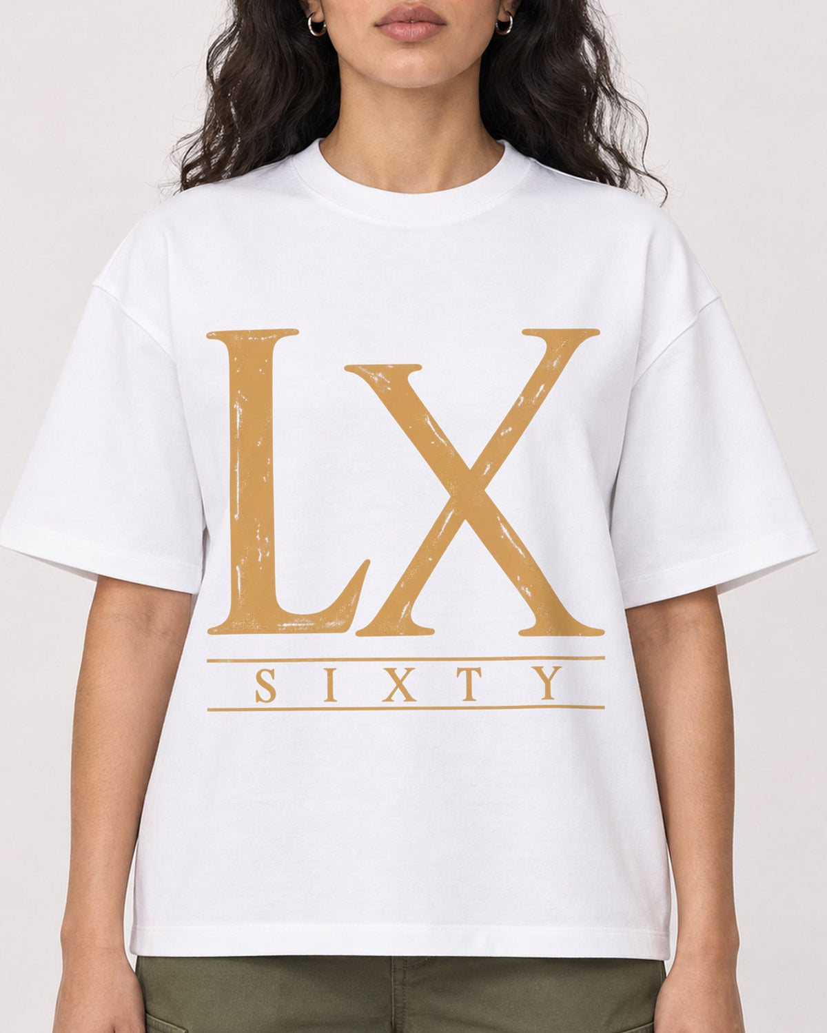 Mockup Boxy Heavyweight Tee White female close-up 07