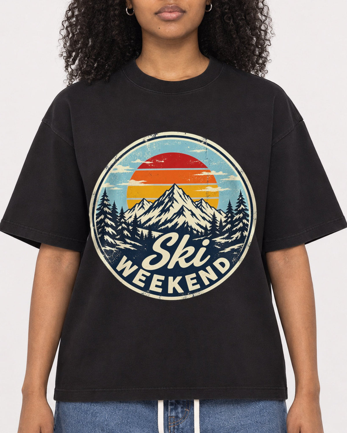 Mockup Boxy Heavyweight Tee Black female close-up 05