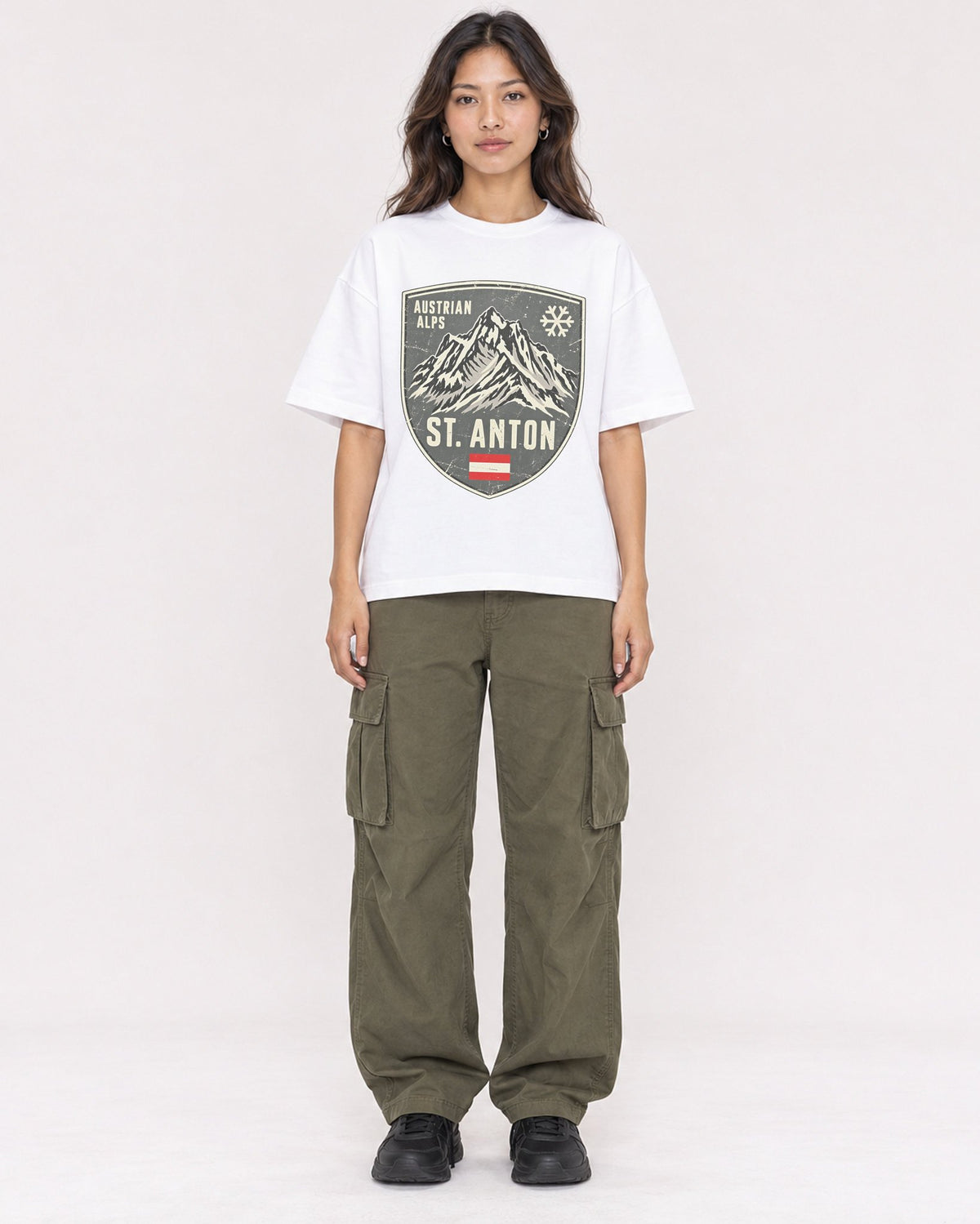 Mockup Boxy Heavyweight Tee White female full-body 02