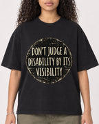 Mockup Boxy Heavyweight Tee Black female close-up 10