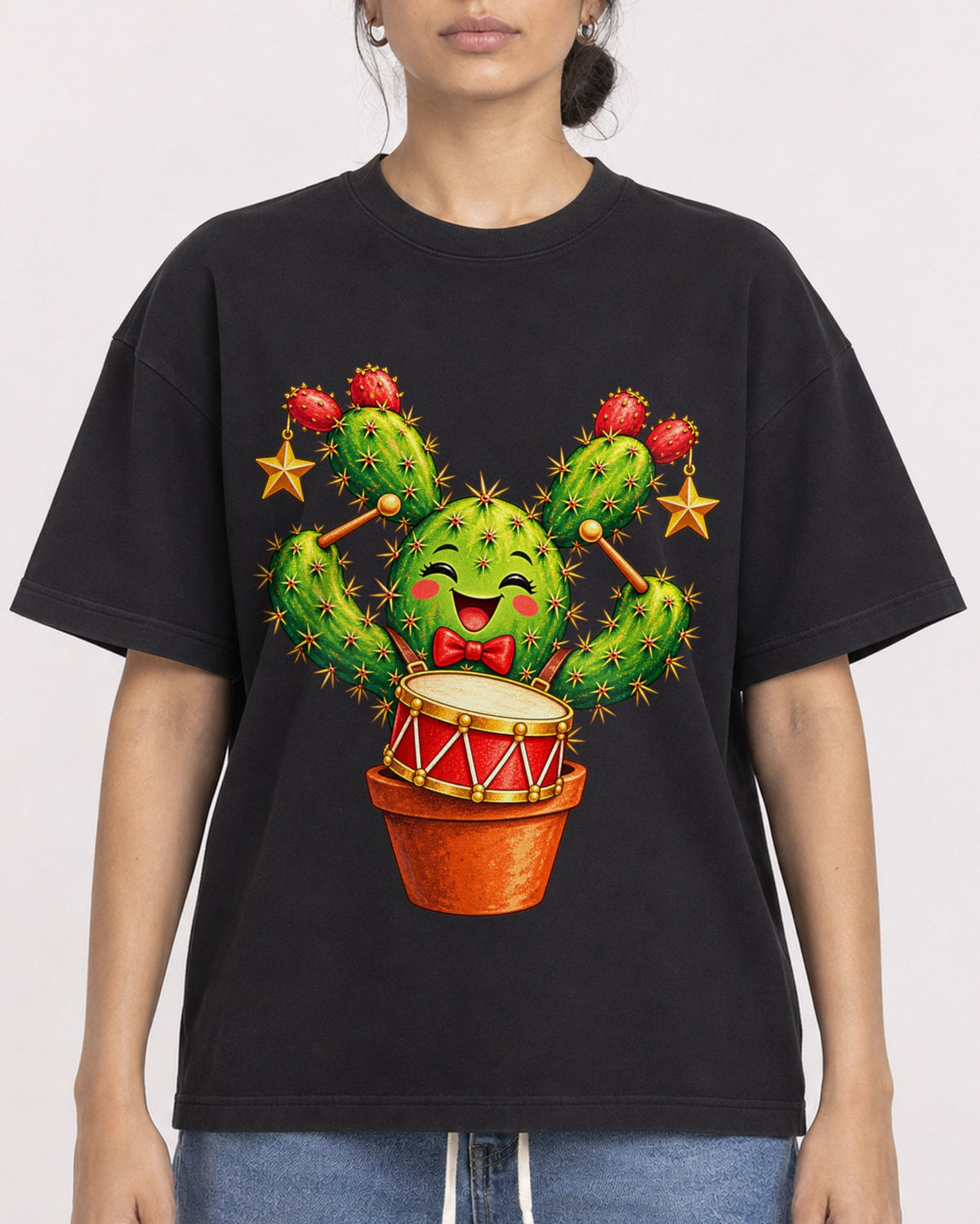 Mockup Boxy Heavyweight Tee Black female close-up 17