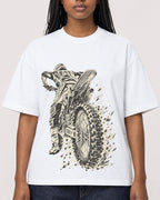 Mockup Boxy Heavyweight Tee White female close-up 04
