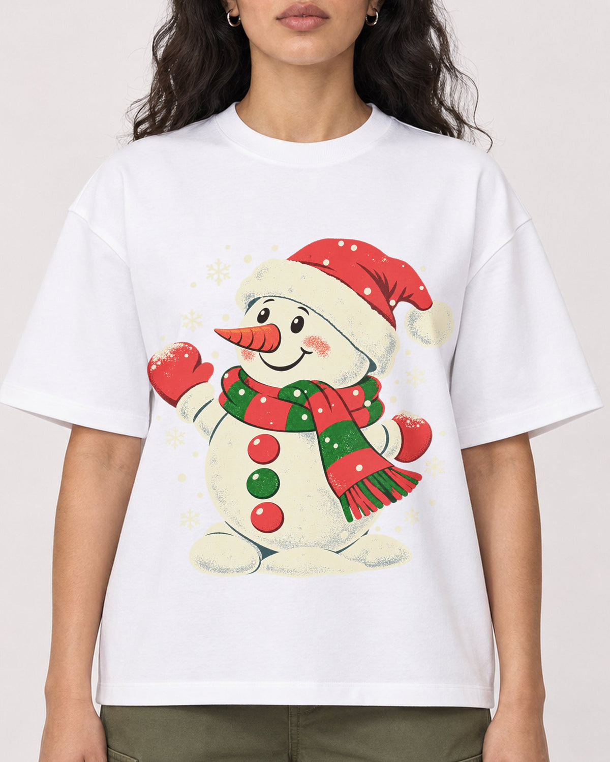 Mockup Boxy Heavyweight Tee White female close-up 07