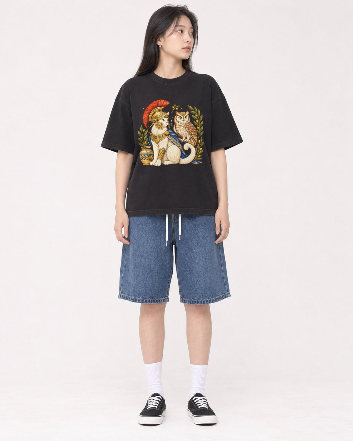 Mockup Boxy Heavyweight Tee Black female full-body 01