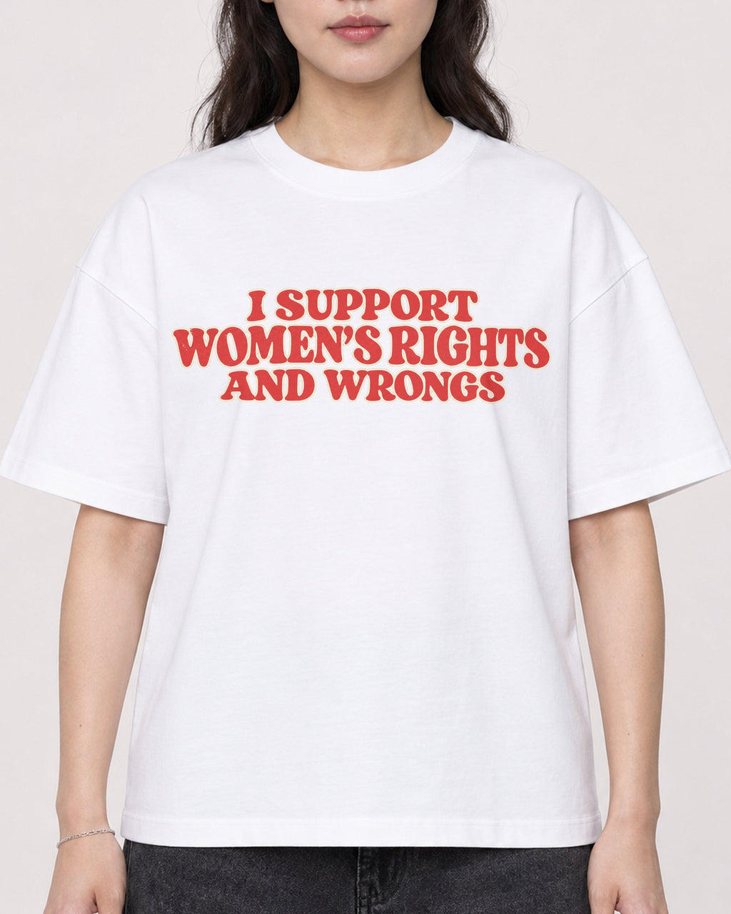 Mockup Boxy Heavyweight Tee White female close-up 03