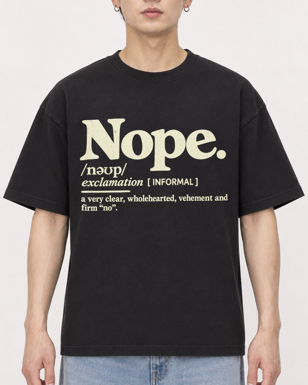 Mockup Boxy Heavyweight Tee Black male close-up 01