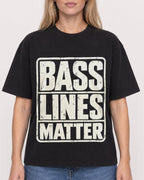Mockup Boxy Heavyweight Tee Black female close-up 08