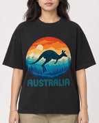 Mockup Boxy Heavyweight Tee Black female close-up 02