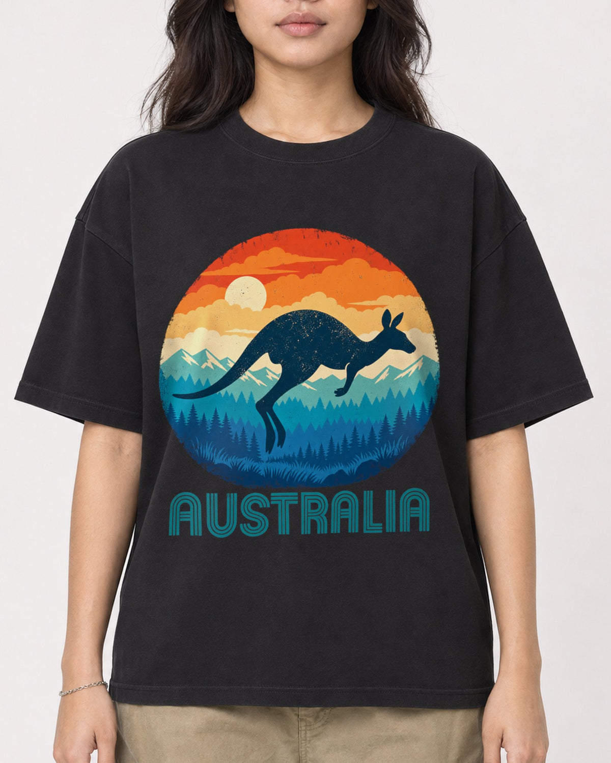 Mockup Boxy Heavyweight Tee Black female close-up 02