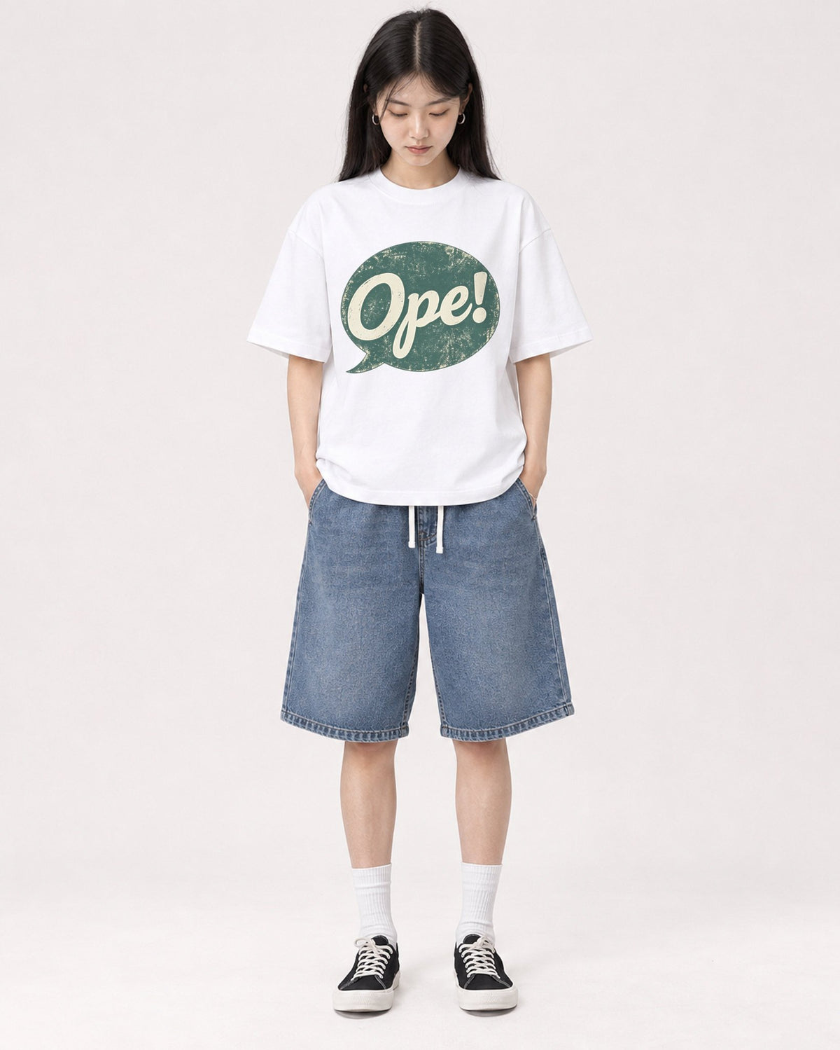 Mockup Boxy Heavyweight Tee White female full-body 01