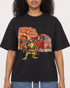 Mockup Boxy Heavyweight Tee Black female close-up 05