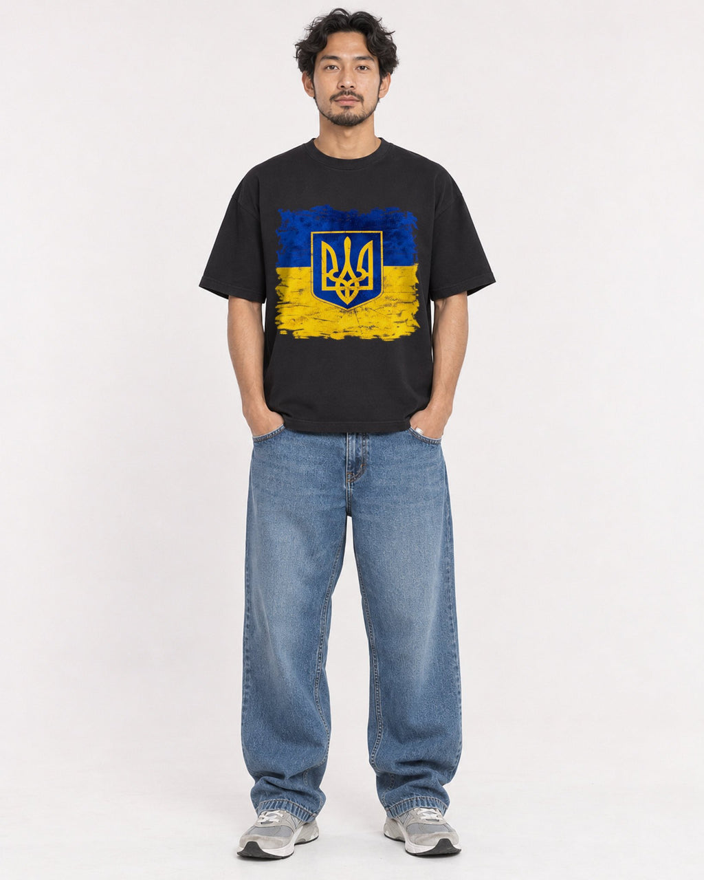Mockup Boxy Heavyweight Tee Black male full-body 02