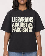 Mockup Boxy Heavyweight Tee Black female close-up 24