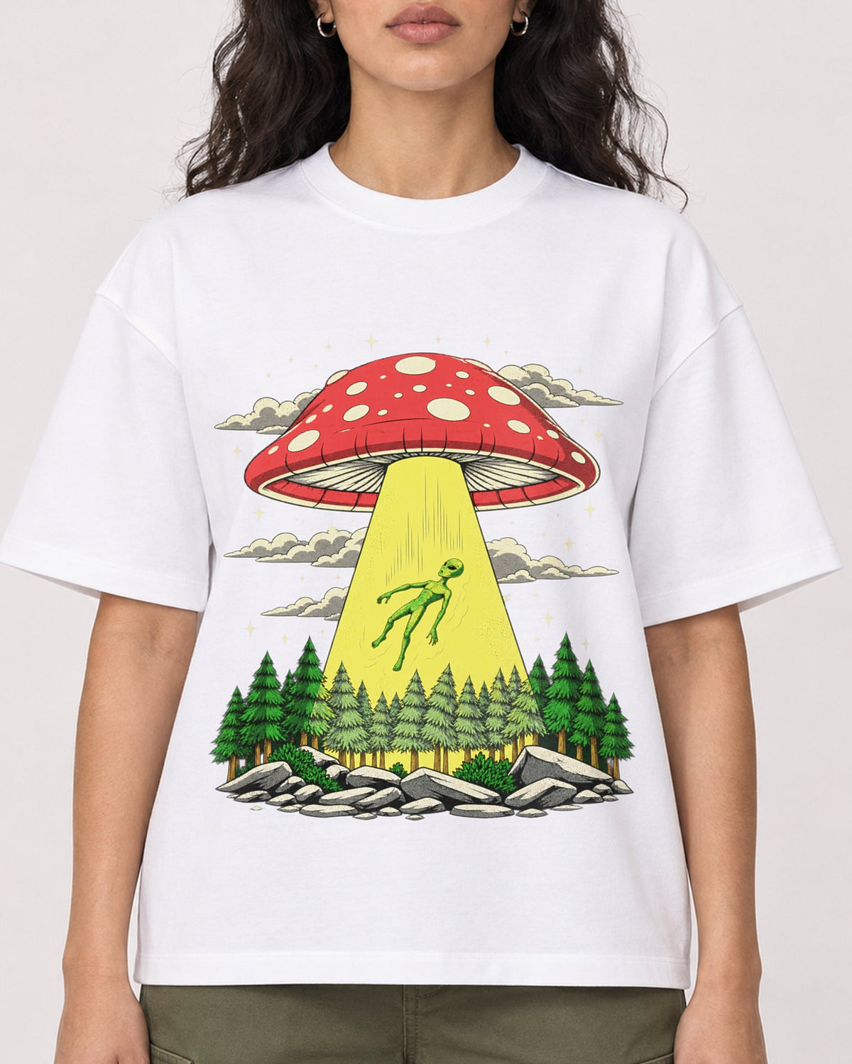 Mockup Boxy Heavyweight Tee White female close-up 07