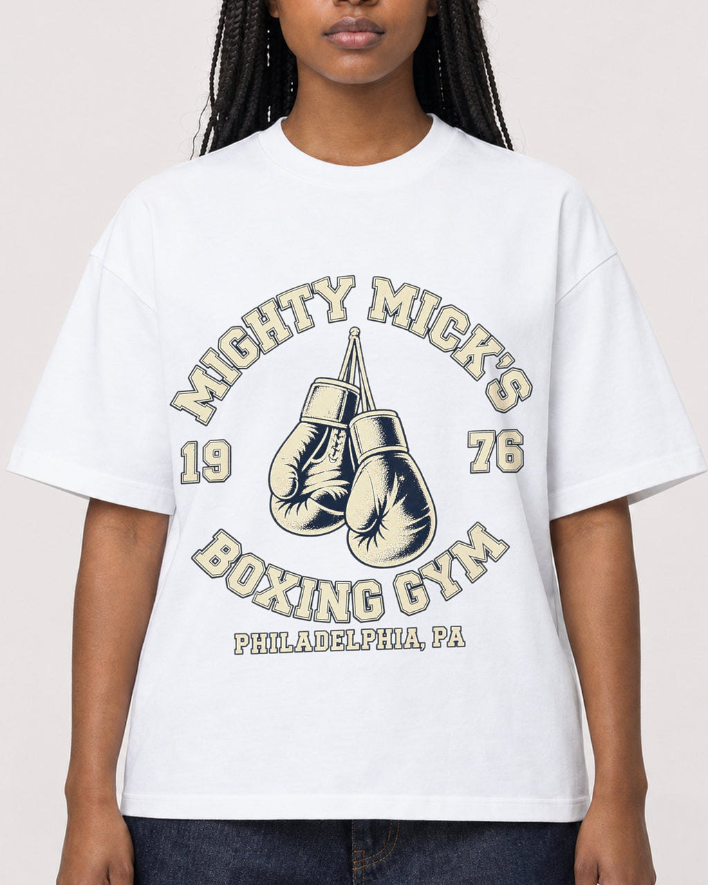 Mockup Boxy Heavyweight Tee White female close-up 04