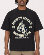 Mockup Boxy Heavyweight Tee Black male close-up 04