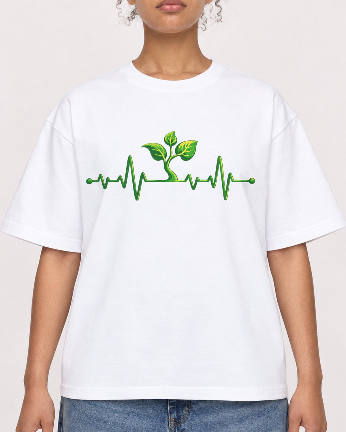Mockup Boxy Heavyweight Tee White female close-up 20