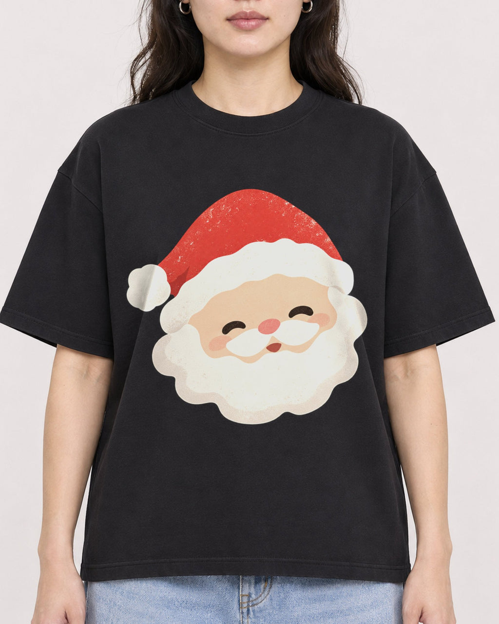 Mockup Boxy Heavyweight Tee Black female close-up 03
